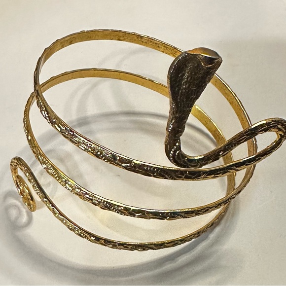Egyptian style gold tone, snake arm band - Picture 6 of 7